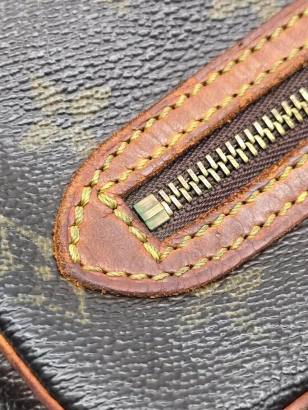 Louis Vuitton classic louis